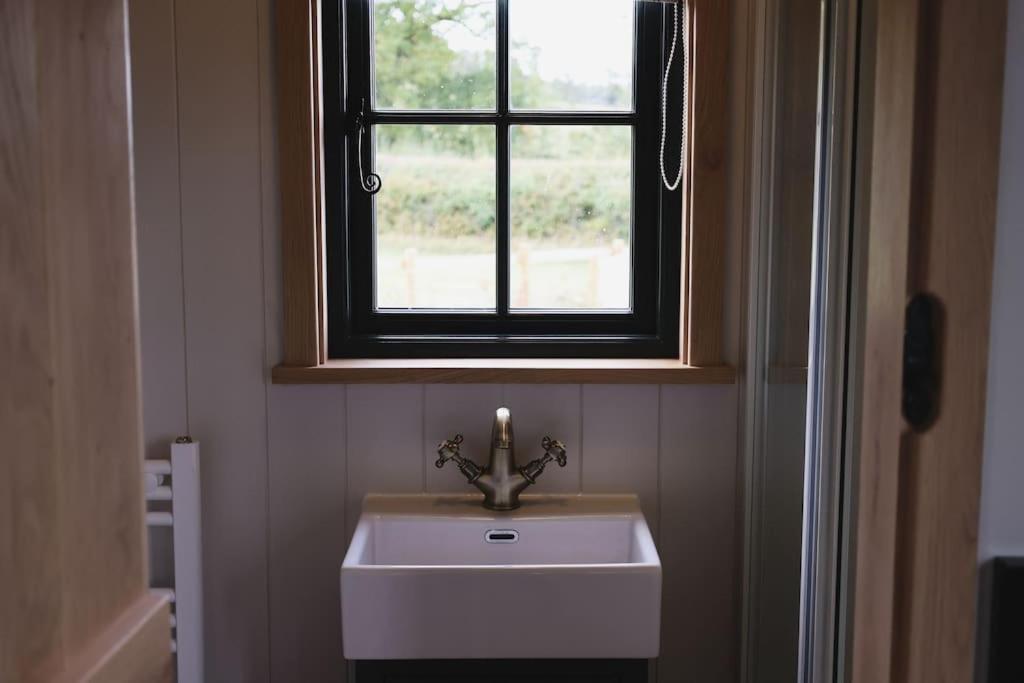 The Winford Retreat Villa Buitenkant foto